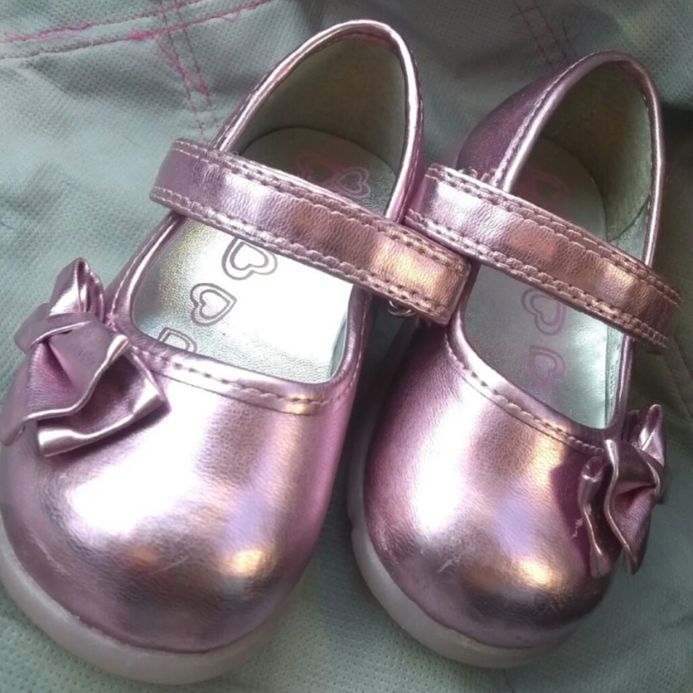 The Children's Place pink metallic shoes